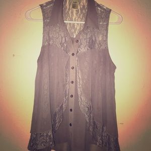Sleeveless gray blouse